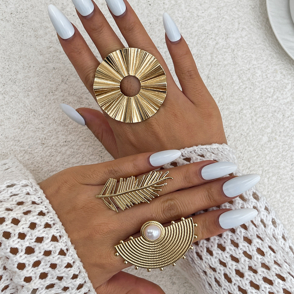 Exaggerated Geometric Zinc Alloy Plated Ring with Pearl Inlay for Women