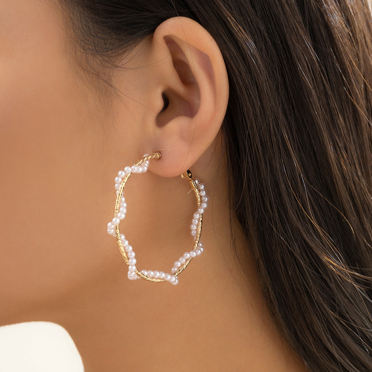 French Vintage Style Star and Heart Shaped Imitation Pearl Stud Earrings with Plated Finish for Women