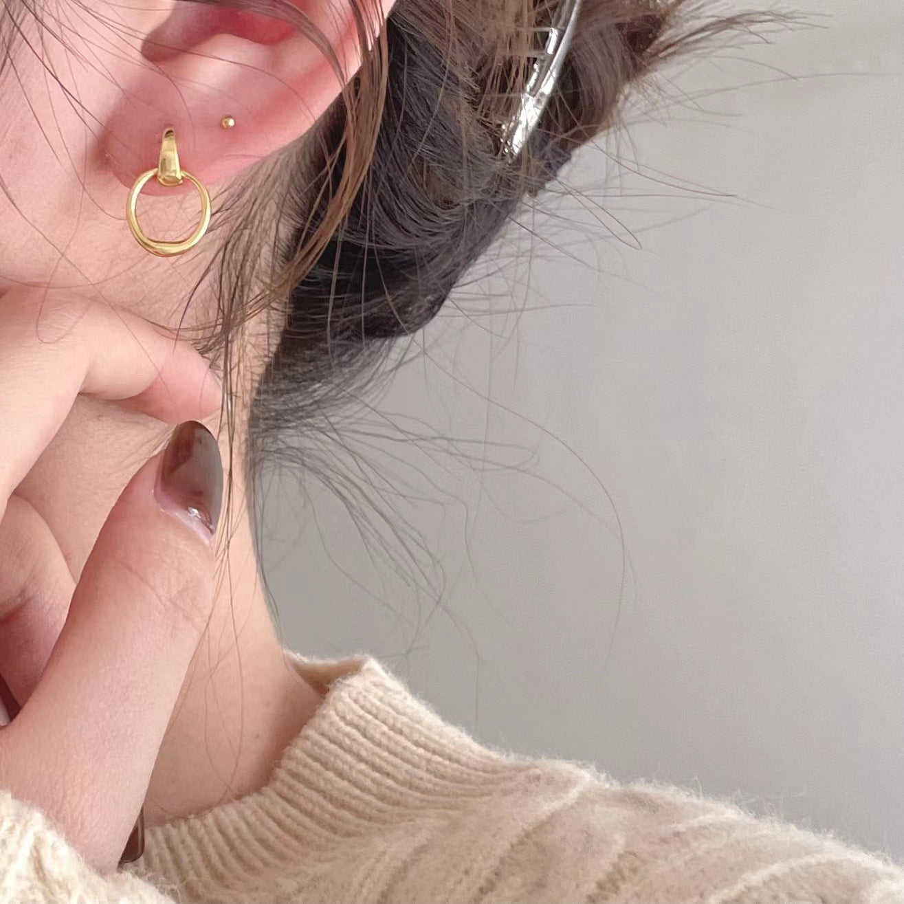 Minimalist Geometric Star-Shaped S925 Sterling Silver Hoop Earrings with Handcrafted Finish