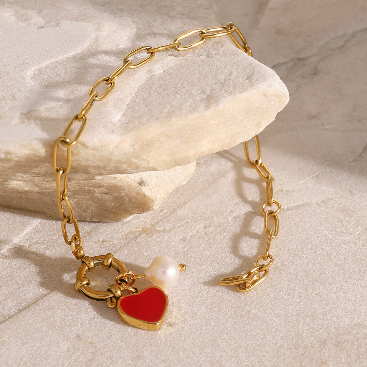 Sweet Lady Style 18K Gold Plated Stainless Steel Heart Pendant Bracelet with Pearl Inlay