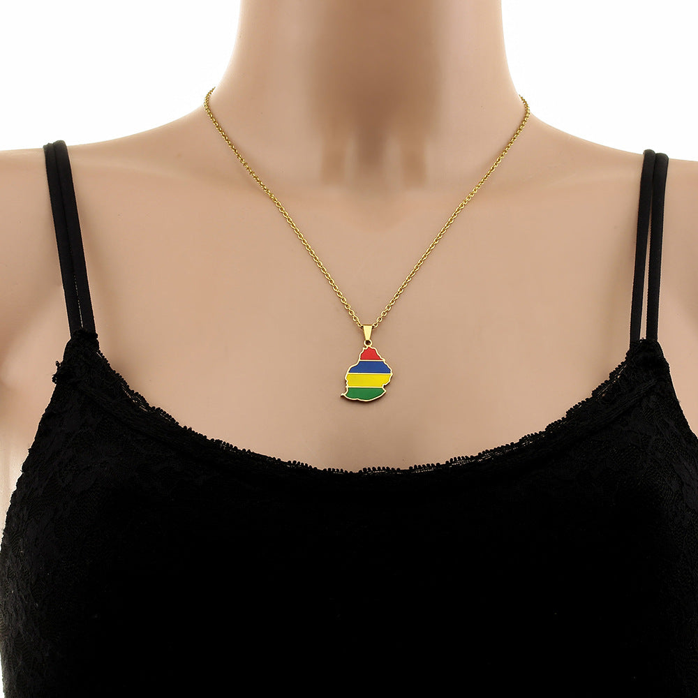 Collar con colgante de la bandera geométrica minimalista de Mauricio de acero inoxidable con acabado galvanizado para mujeres y hombres
