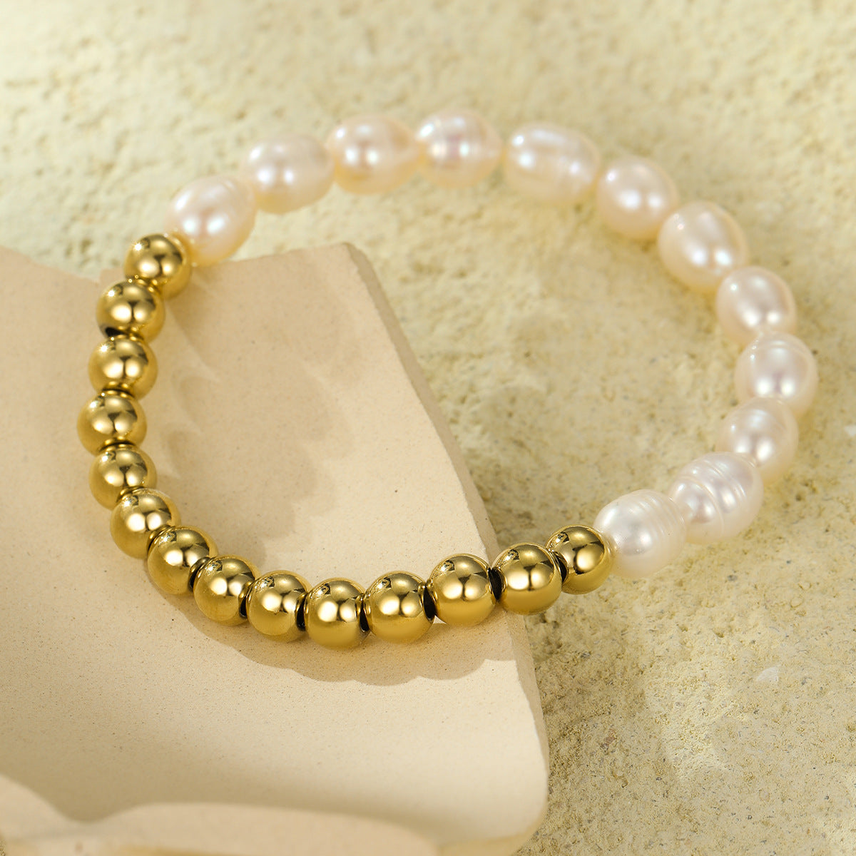 Fashionable Geometric Stainless Steel Bracelet with 18K Gold Plating and Natural Freshwater Pearls for Women