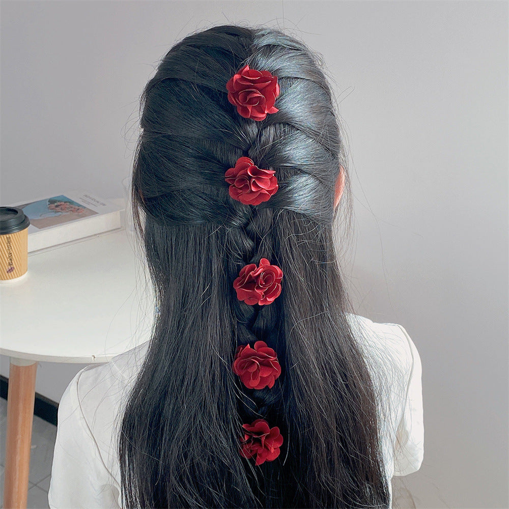 Set di Fermagli per Capelli Floreali Carini per Bambini, Mollette Artigianali in Tessuto con Rose dai Bordi Bruciati in Rosso, Nero e Bianco