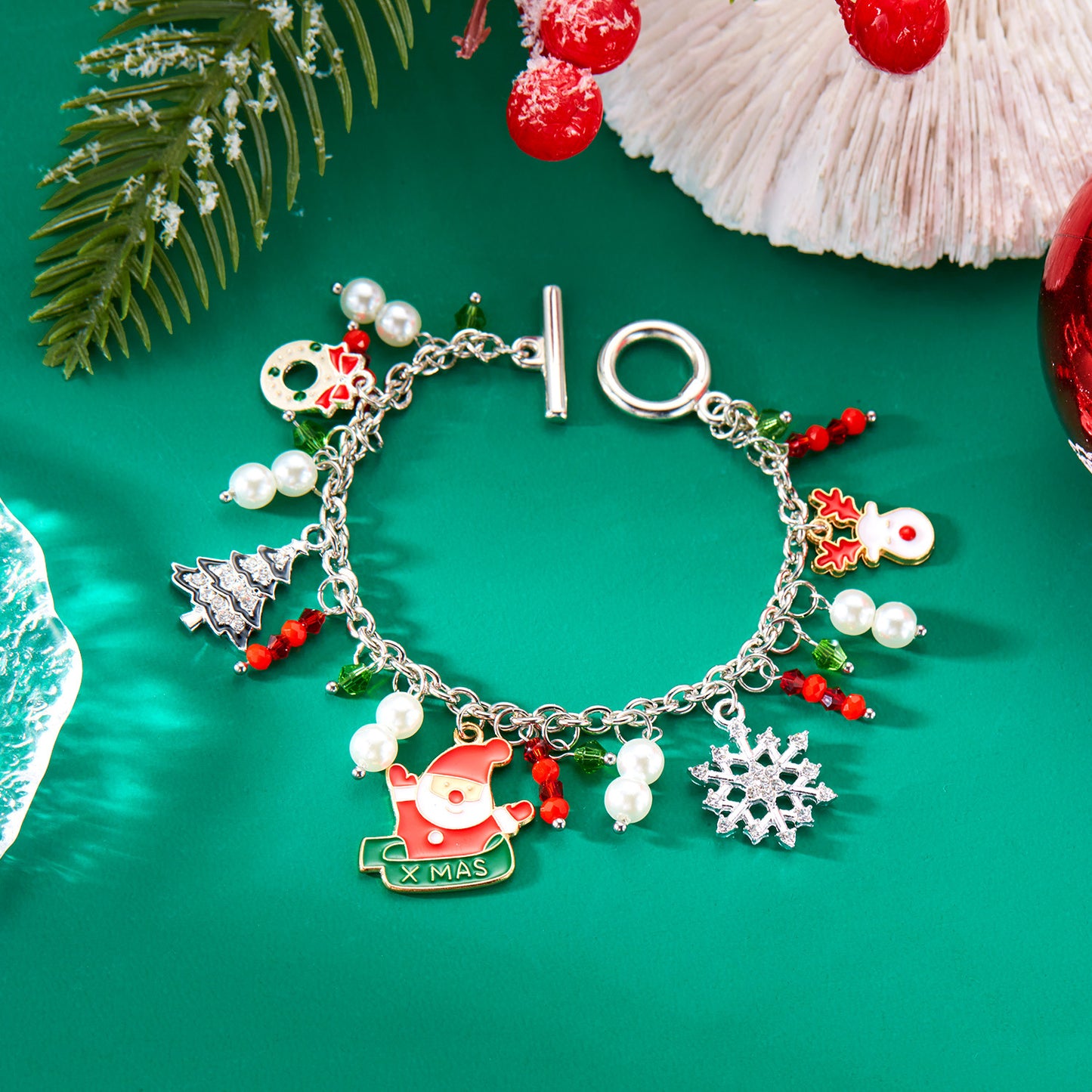Pulsera navideña de moda para mujer con motivos de Papá Noel y copos de nieve, construcción de aleación, acabado esmaltado, cierre de broche de palanca