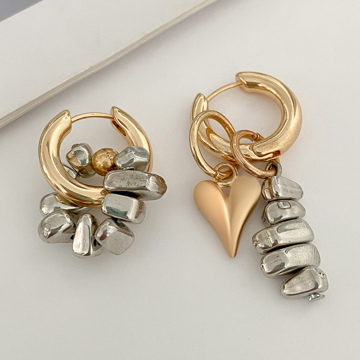 Luxury Geometric Heart Zinc Alloy Plated Pendant Necklace Irregular Beaded Clavicle Chain for Women