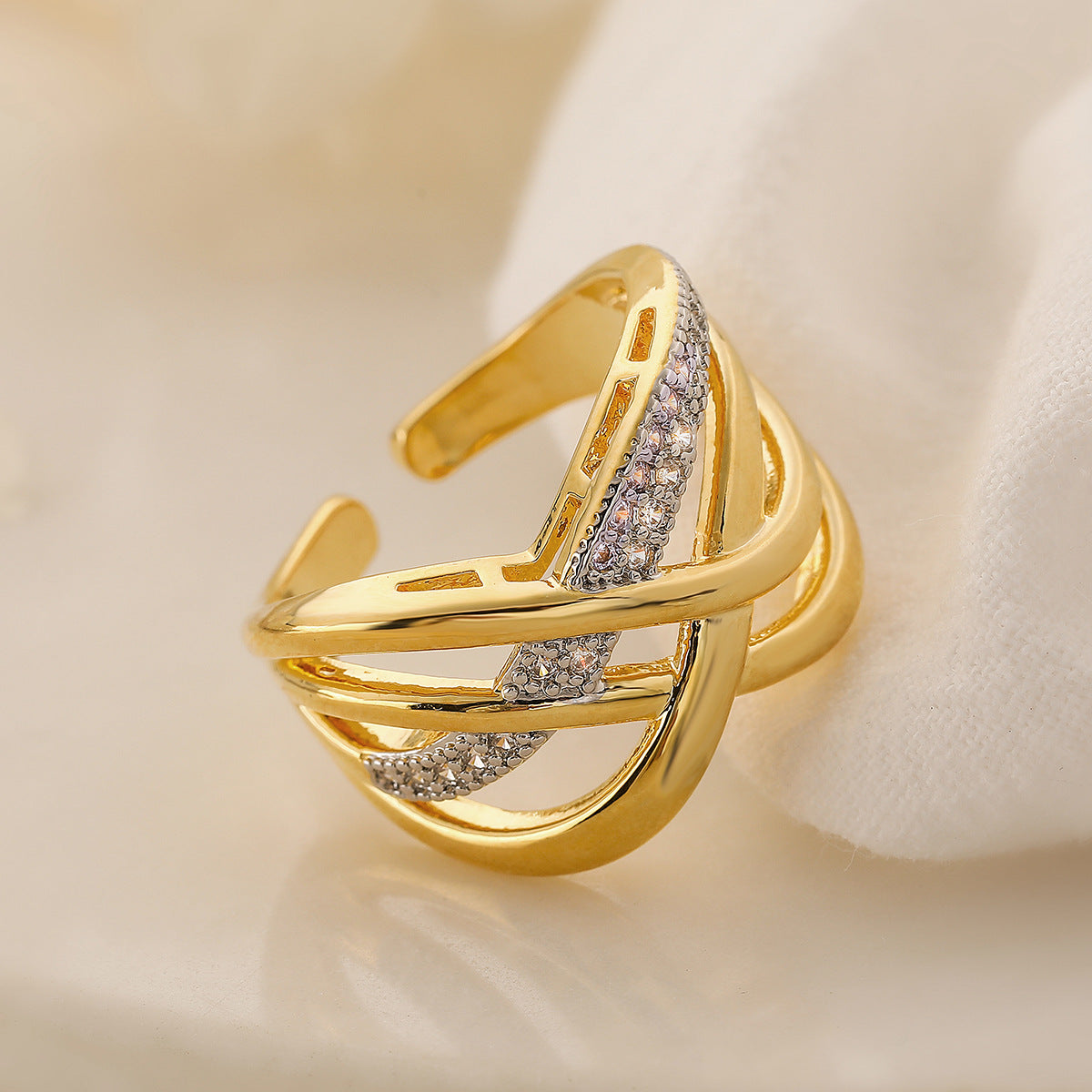 Anello aperto irregolare geometrico vintage da donna in rame placcato oro 18 carati con intarsio di zirconi