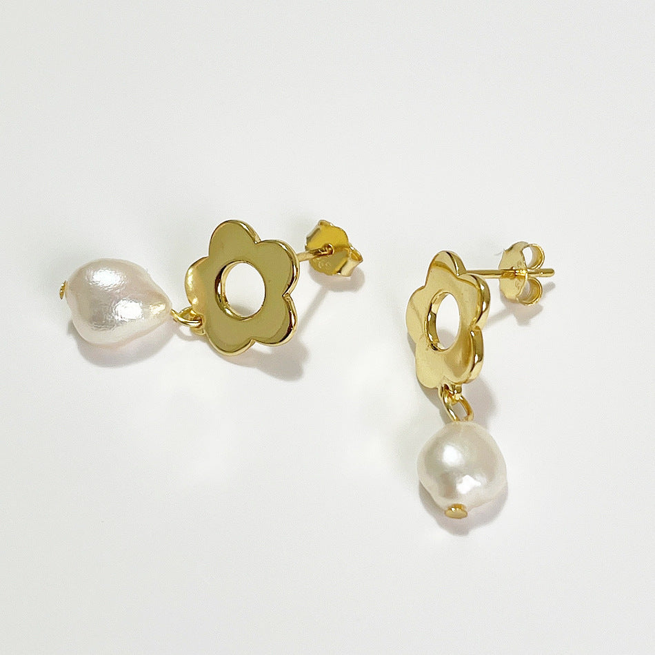 Orecchini a perno da donna minimalisti in argento sterling 925 placcati oro 18 carati con intarsio di perle a forma di lacrima e fiore