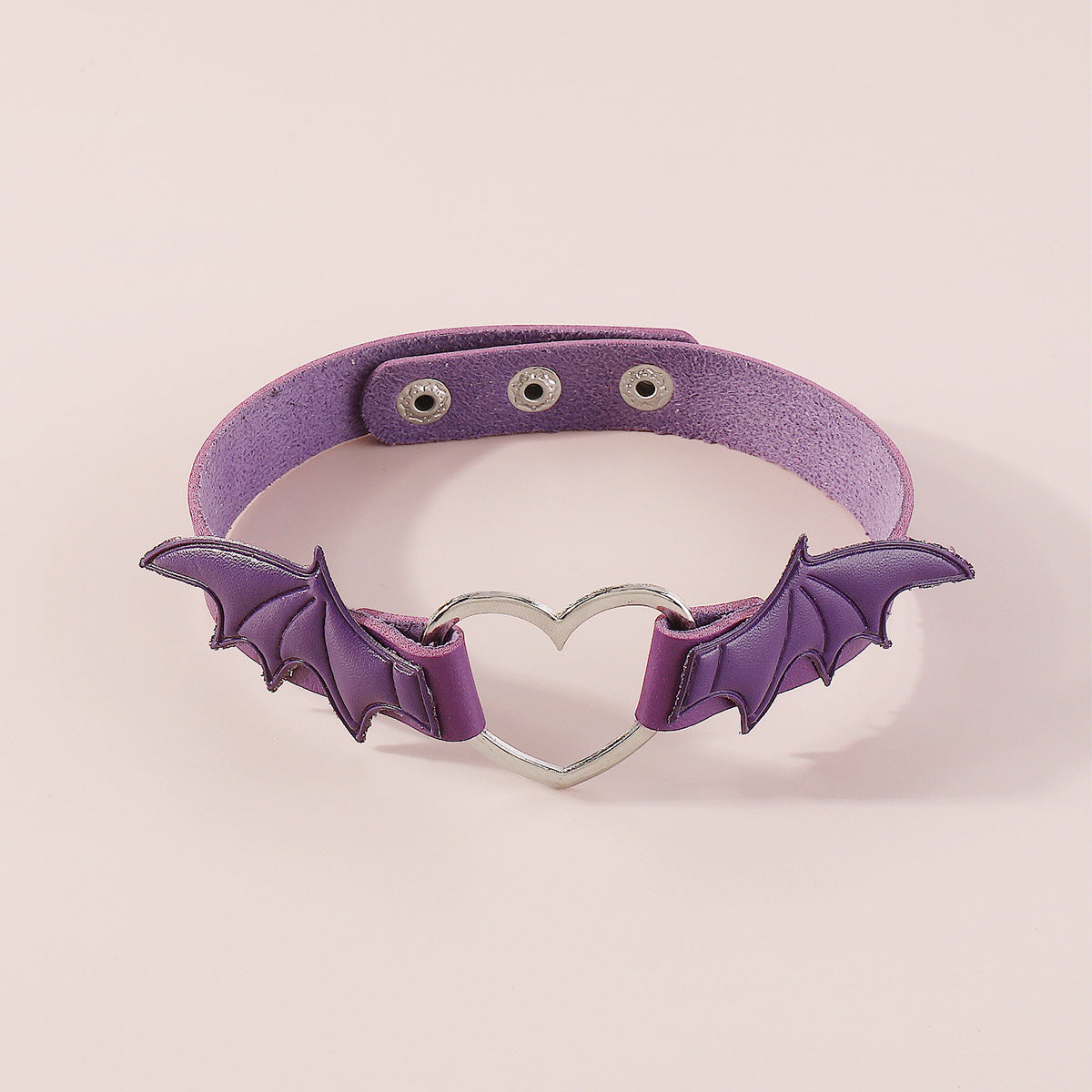 Collana girocollo con pendente a cuore e ali stile Gothic Punk da donna, in lega con rivestimento in PU