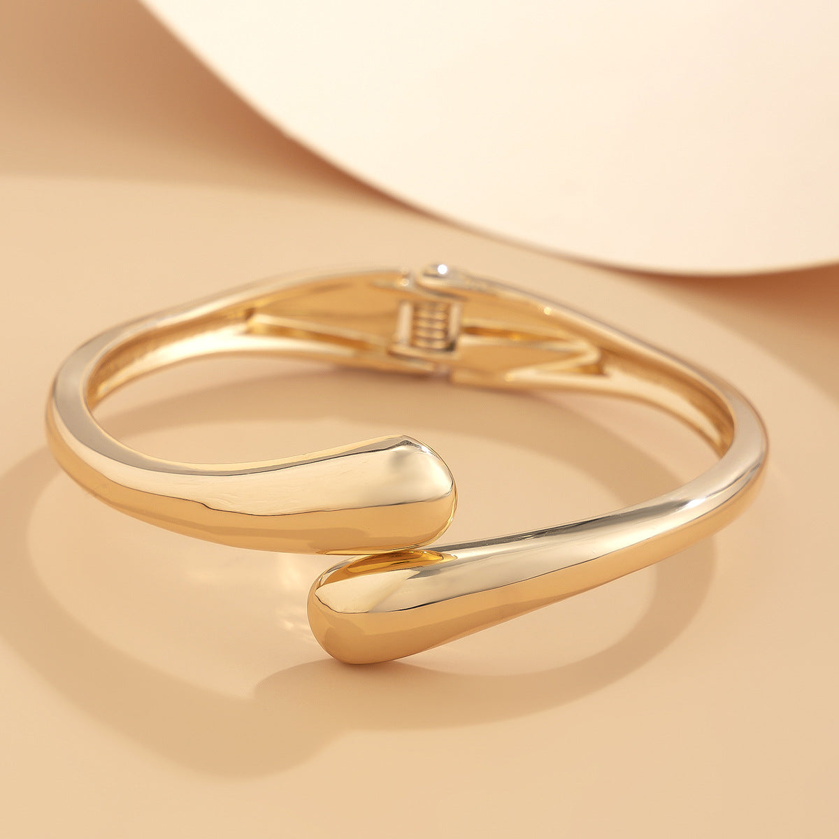 Elegant Teardrop Plated Zinc Alloy Cuff Bracelet for Women