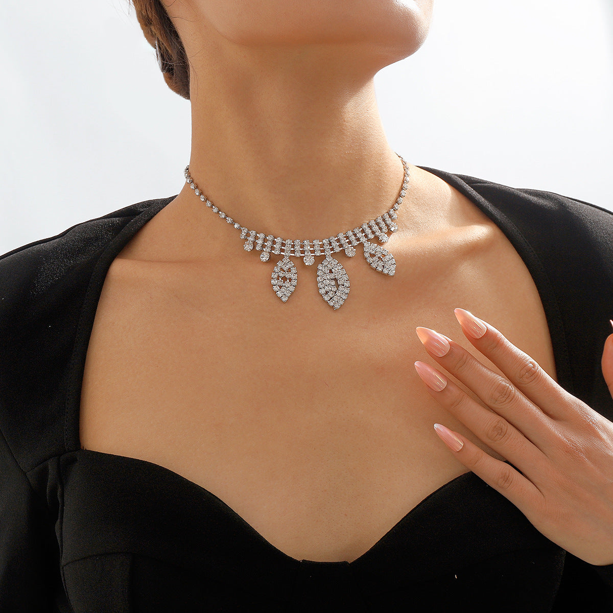 Collar de diamantes de imitación con ojo de demonio geométrico, dulce y atrevido, con acabado chapado para mujer