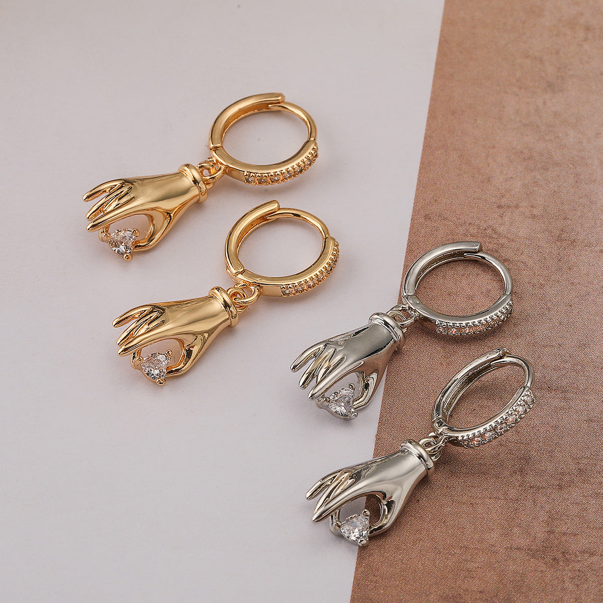 Orecchini Pendenti Geometrici Minimalisti in Rame con Placcatura in Oro e Dettagli in Zirconi per Donna