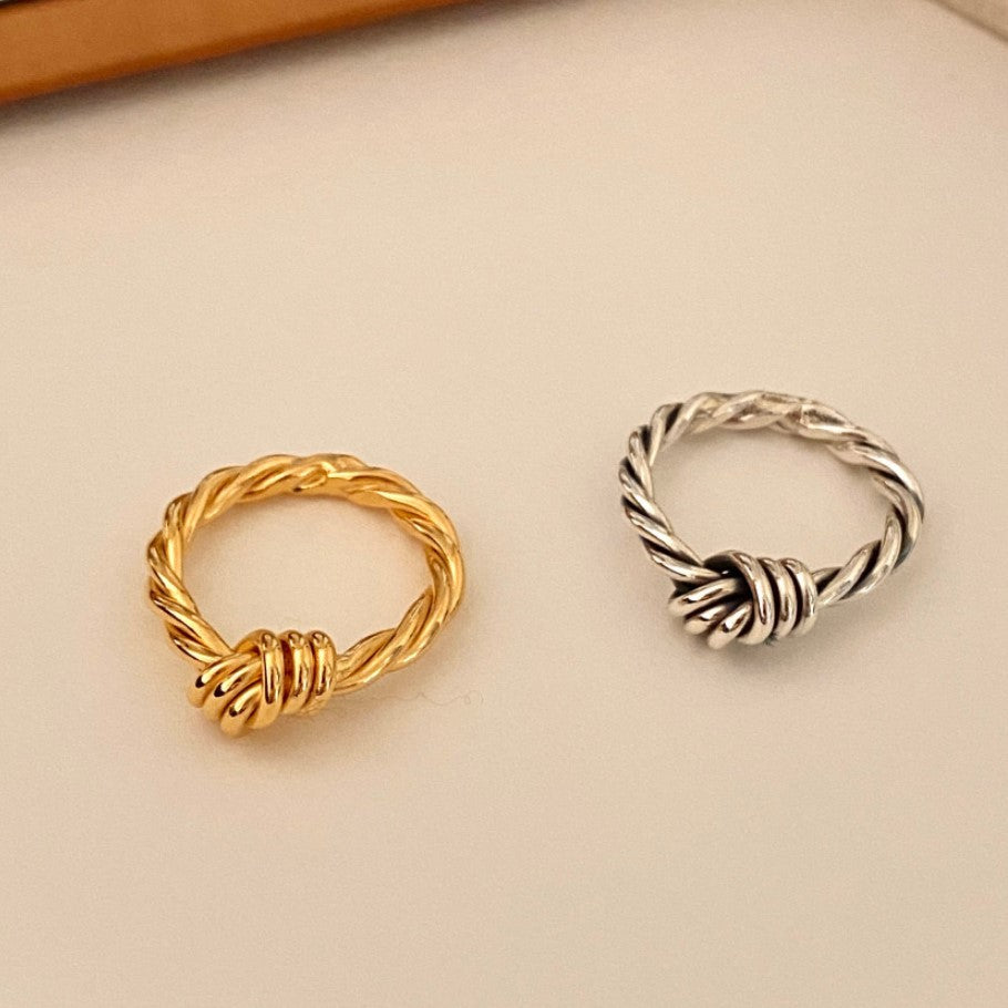Anillo de Nudo de Plata de Ley 925 Minimalista de Inspiración Vintage con Forma de Ola para Mujer con Detalles Cúbicos Geométricos Biselados