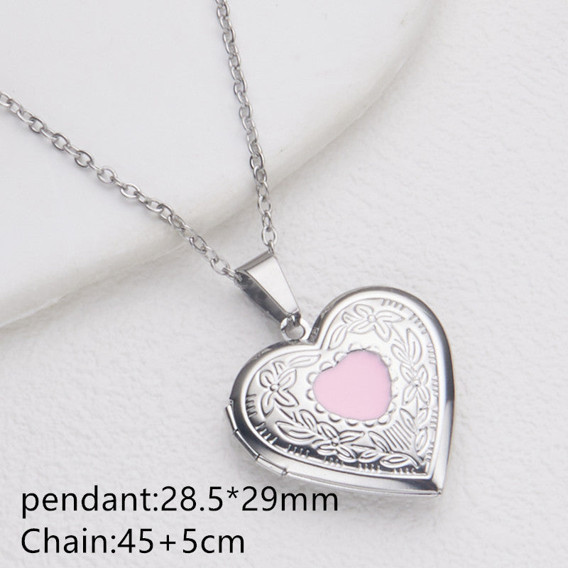 Collana con ciondolo a forma di cuore in acciaio inossidabile stile INS con montatura in acciaio al titanio e finitura in argento/oro galvanizzato