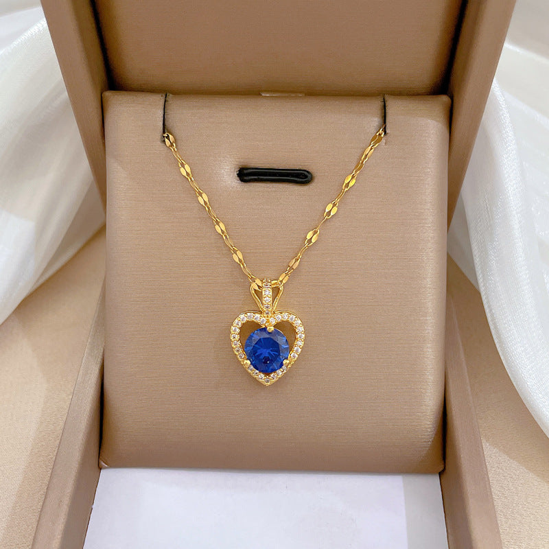 Collana in Acciaio al Titanio con Intarsi in Strass Geometrici a Cuore Dolce Minimalista di Lusso da Donna