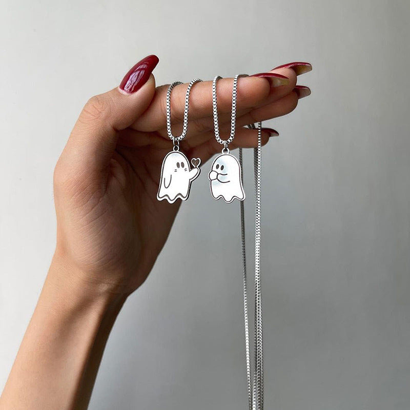 Collar colgante de fantasma de dibujos animados minimalista con diseño de corazón esmaltado para mujeres y hombres, cadena de aleación con acabado chapado