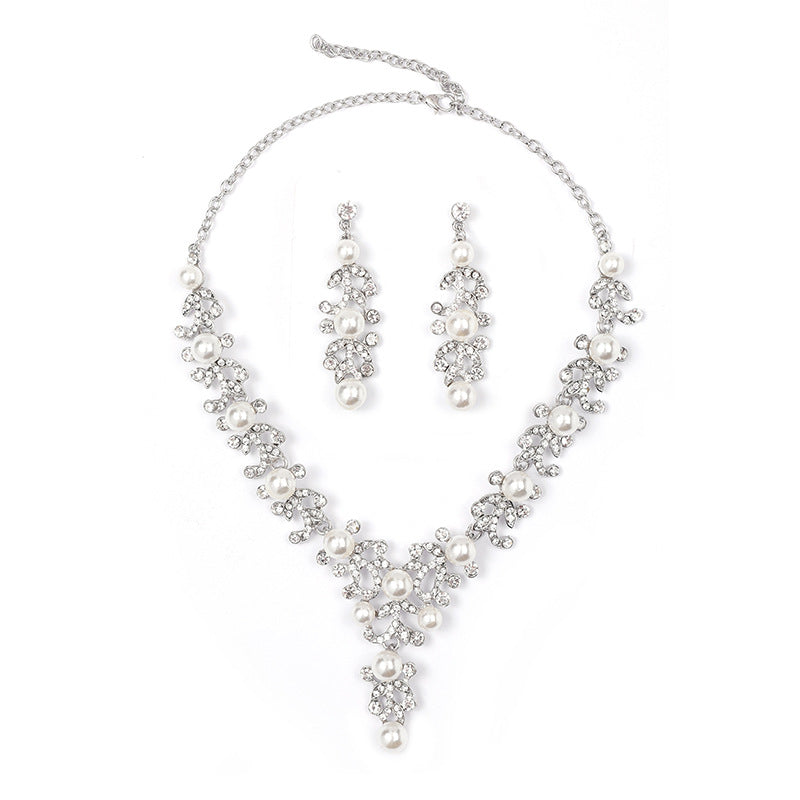 Minimalist Floral Leaf Pendant Necklace Set with Electroplated Alloy O-Chain and Matching Earrings for Women