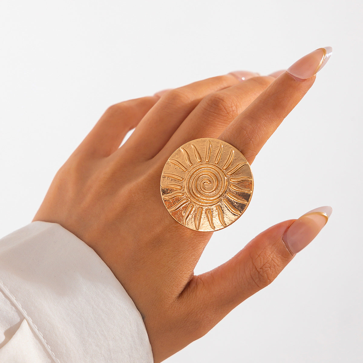 Anello Aperto Minimalista con Fiocco e Motivo Floreale, Fascia in Metallo Elettroplaccato e Dettagli in Perle Imitazione per Donna