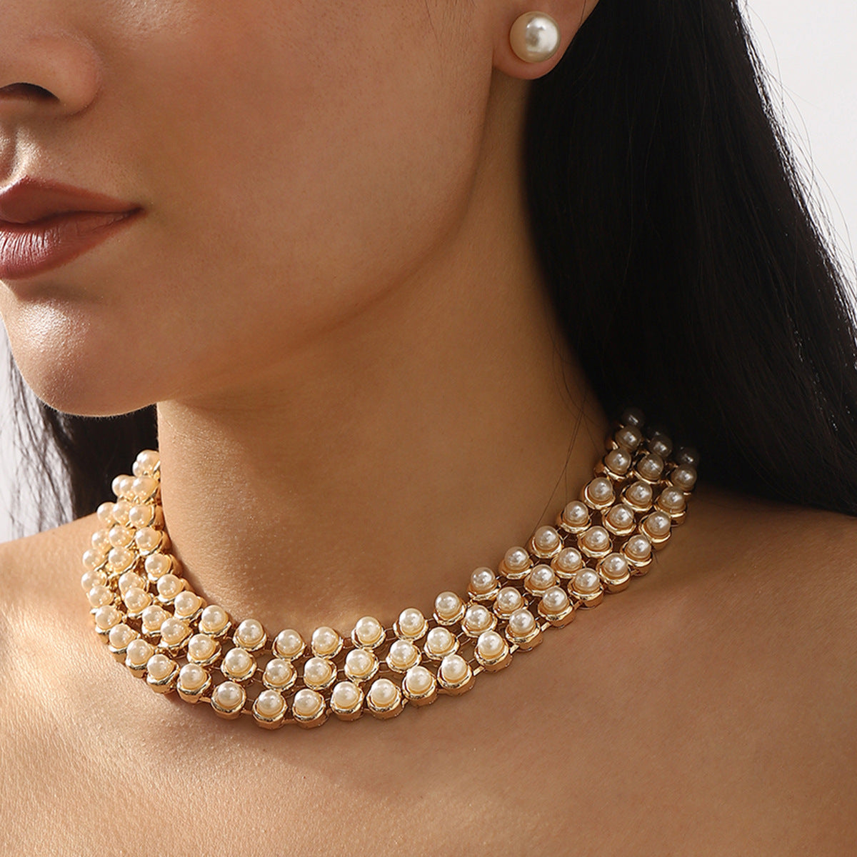 Collana girocollo e orecchini di lusso con perle e strass geometrici rotondi, con lavorazione a intarsio
