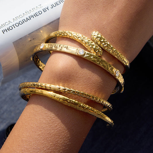Bracciale Minimalista in Acciaio Inox Titanio con Placcatura in Oro 18K, Design Geometrico Rotondo, Accessorio Moda Leggero di Lusso