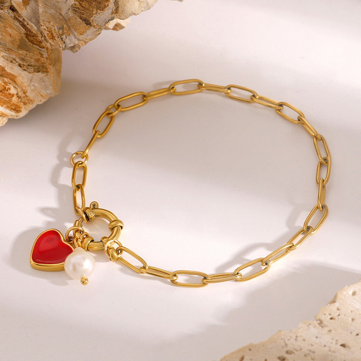 Sweet Lady Style 18K Gold Plated Stainless Steel Heart Pendant Bracelet with Pearl Inlay