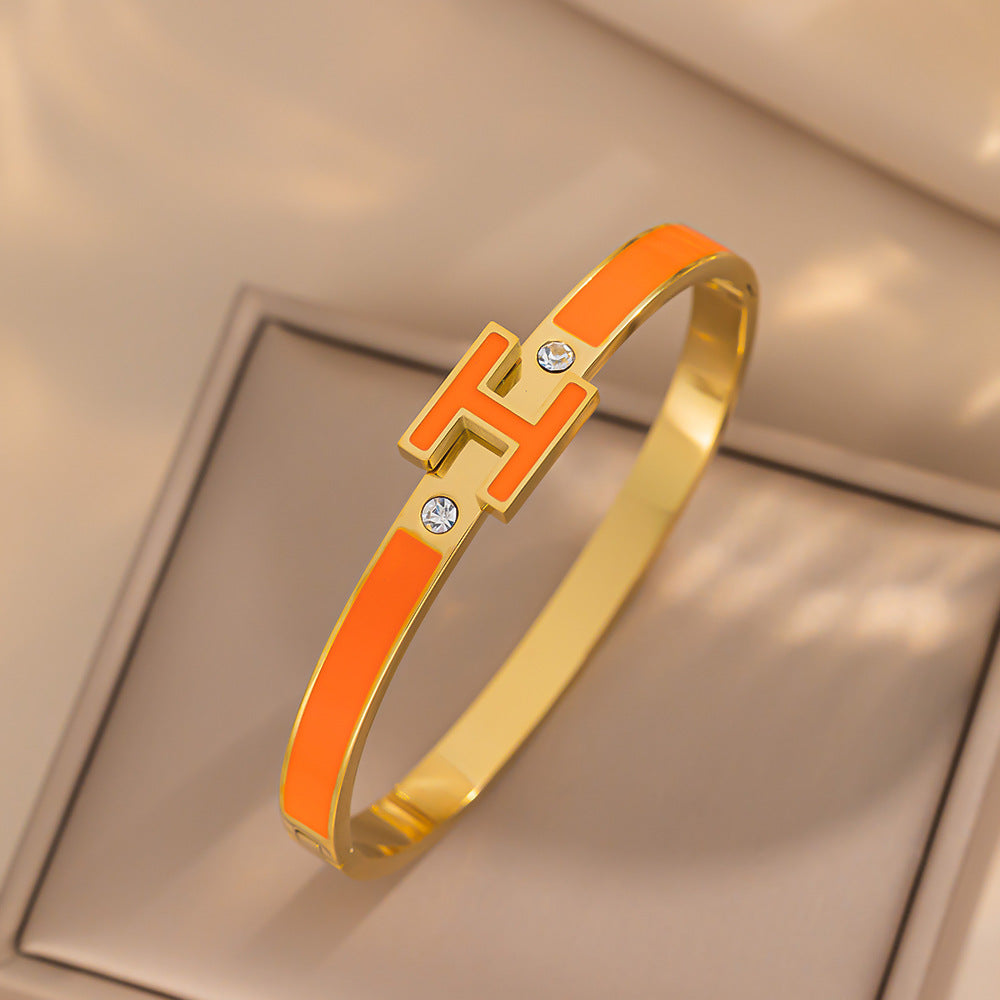Enamel Letter H Bracelet for Women Stainless Steel Toggle Clasp Fashionable Minimalist Geometric Jewelry
