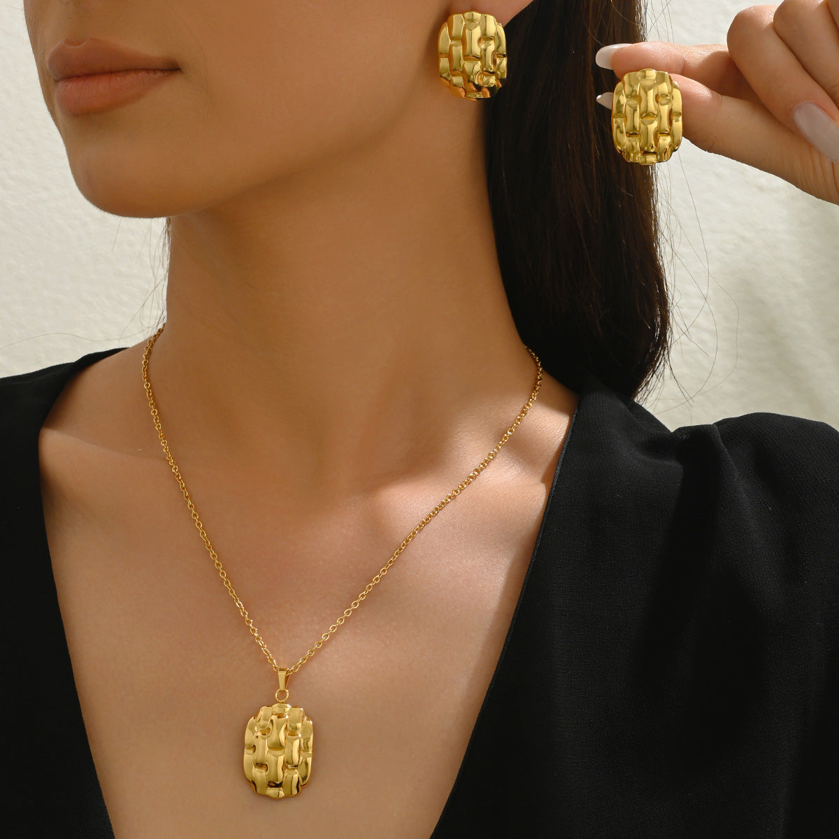 Conjunto de collar y pendientes de mujer irregulares con textura geométrica en aleación con acabado galvanizado para uso diario con estilo