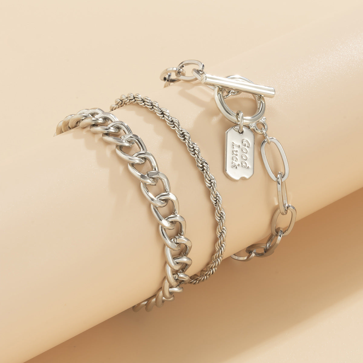 Set di braccialetti con ciondoli a lettere in stile punk e catena in lega galvanizzata per donna