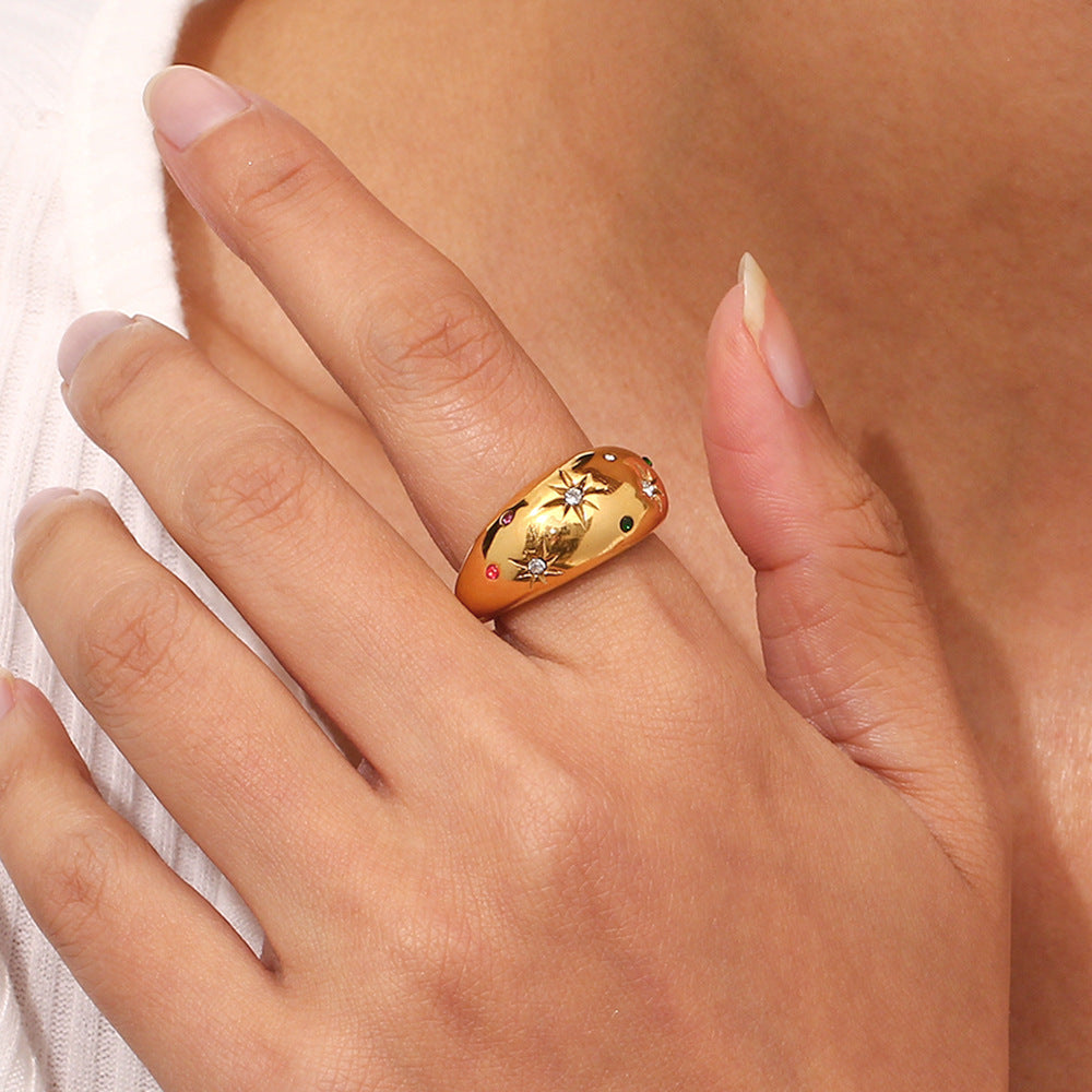 Anello da donna a stella con geometria alla moda in acciaio inossidabile placcato oro 18K con intarsio di strass colorati