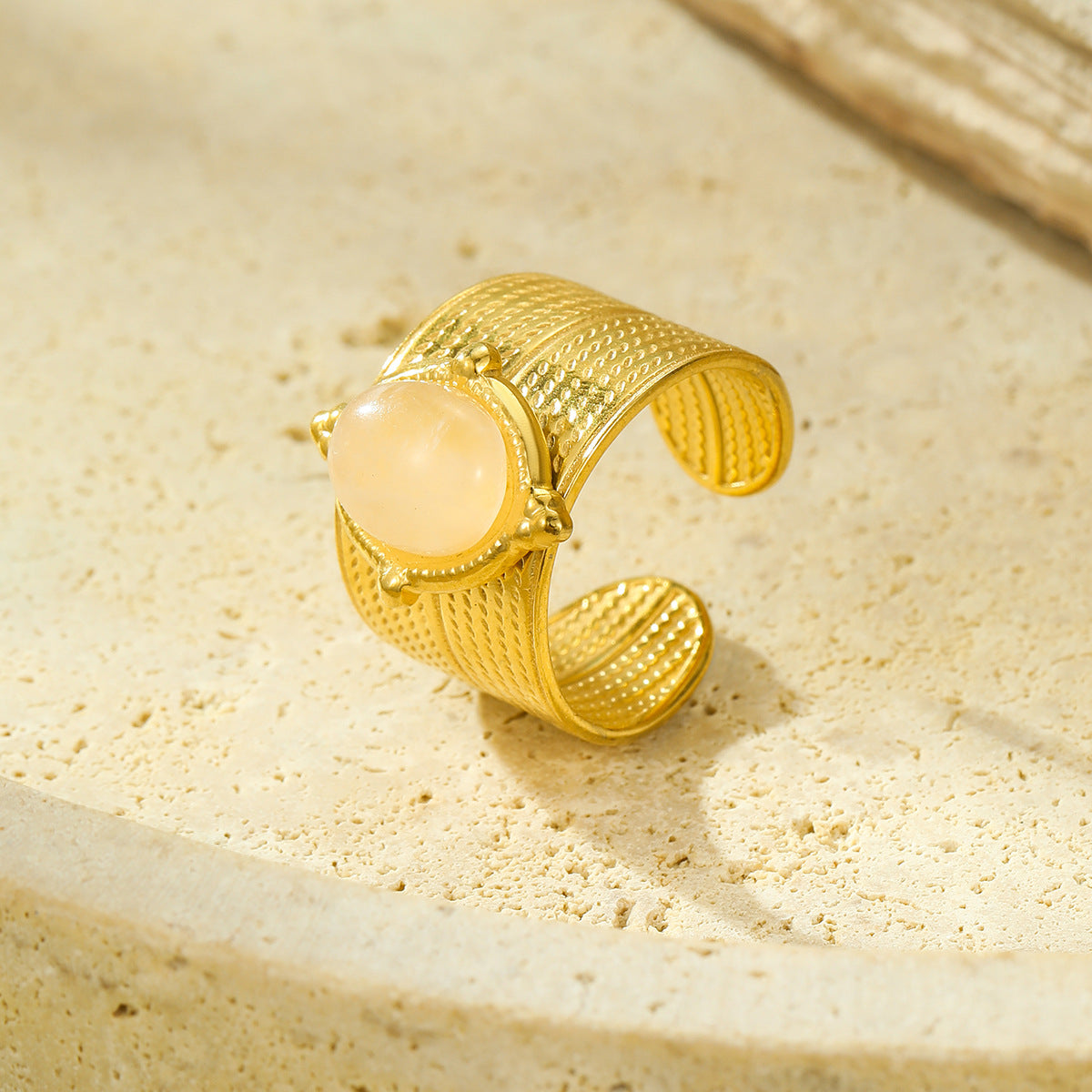 Elegante anello aperto in acciaio al titanio stile vintage francese con intarsio in pietra naturale Anello da donna minimalista e alla moda