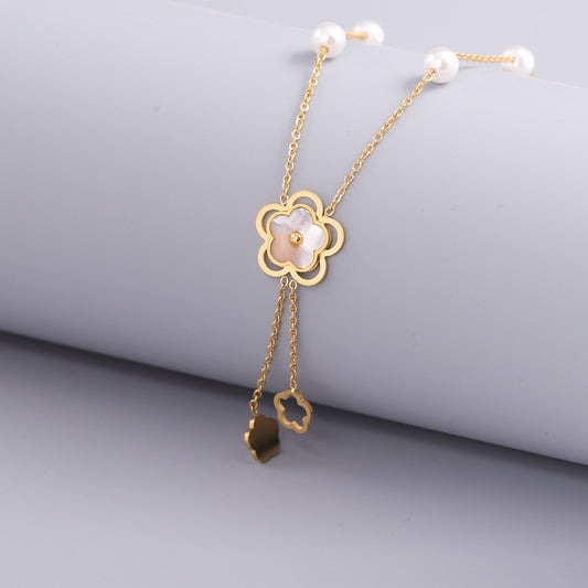 Collana con Pendente Minimalista a Camelia in Acciaio al Titanio con Intarsio in Madreperla su Catena O per Donna e Uomo