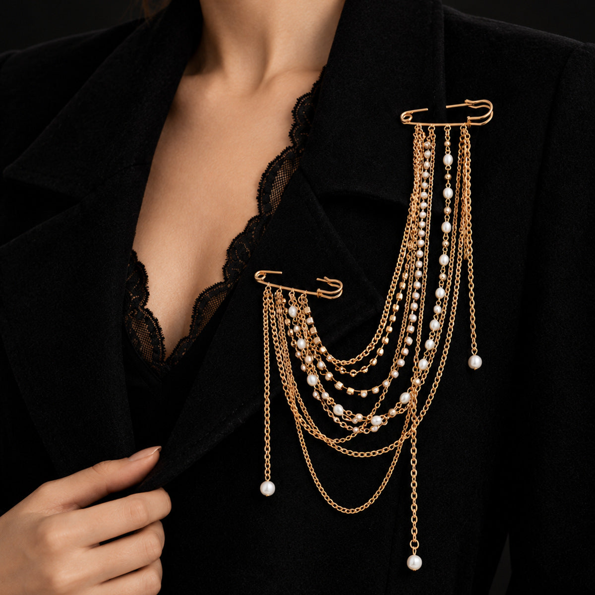 Chic Luxury Geometric Round Pearl Plated Iron Chain Tassel Brooch for Women
