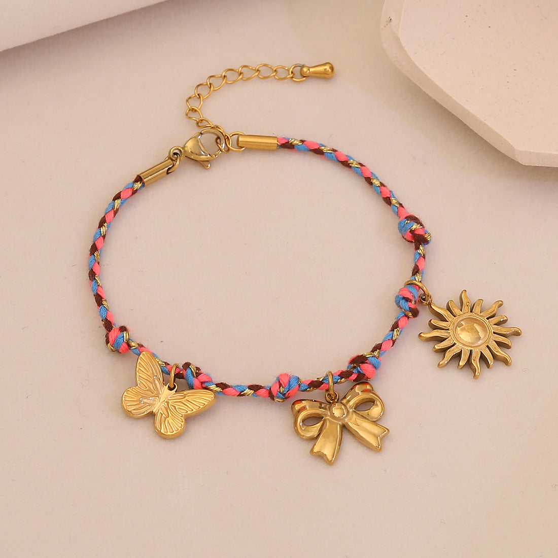Braccialetto da donna intrecciato fatto a mano minimalista con sole, luna e stelle in acciaio inossidabile con ciondolo a cuore
