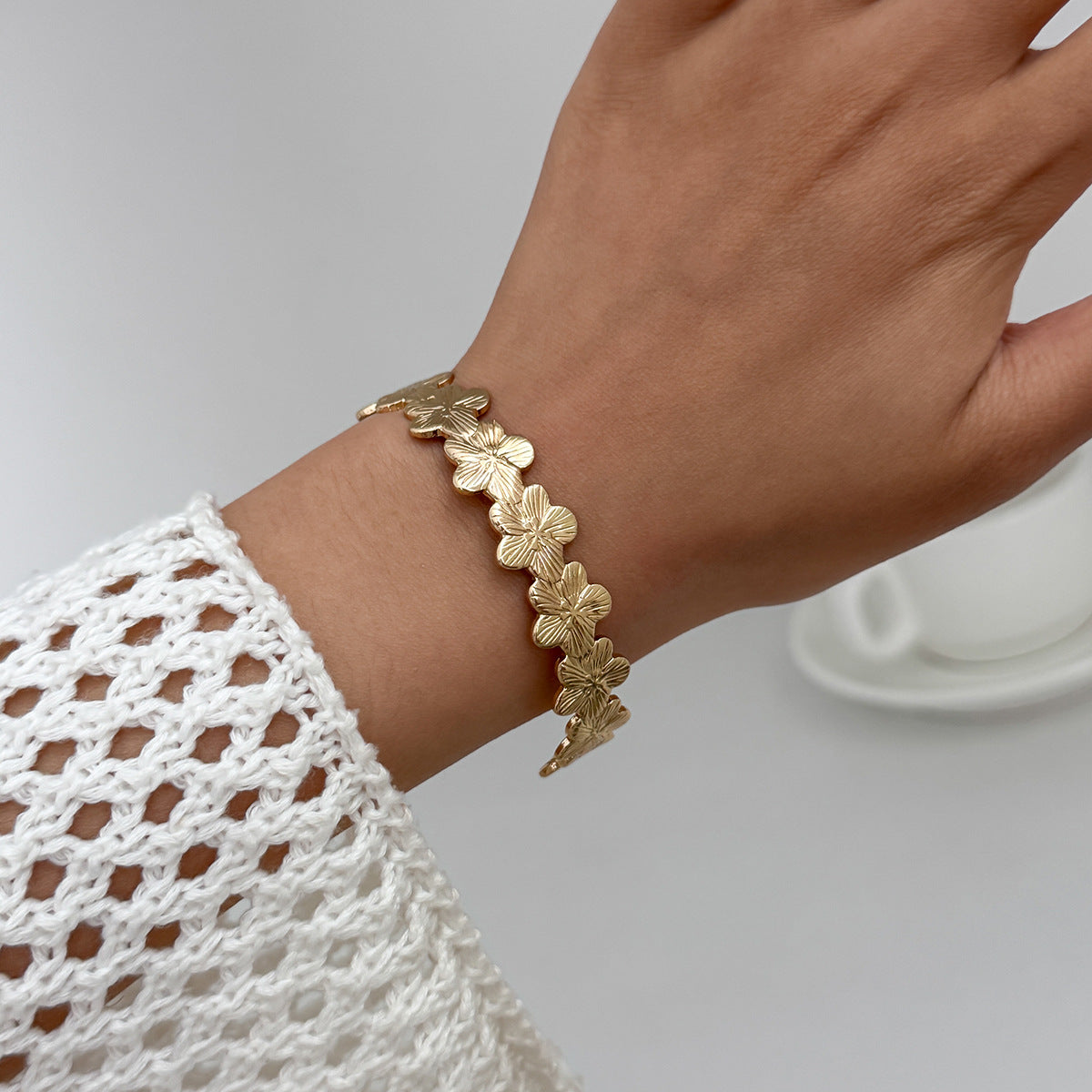 Minimalist Plated Iron Starfish Flower Open Cuff Bracelet