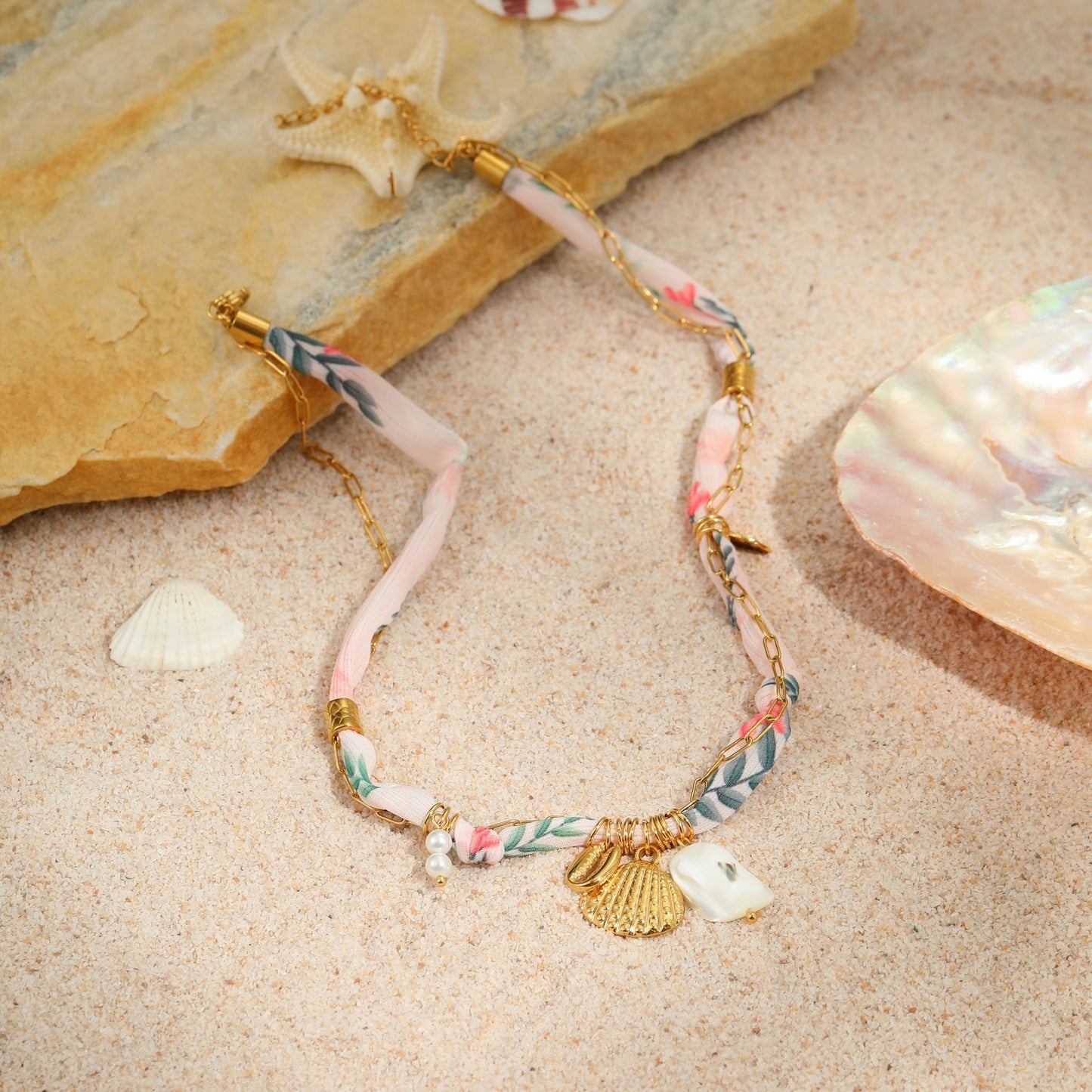 Fashionable Summer Ocean-Themed Stainless Steel Necklace with Starfish and Seashell Pendant, Electroplated for Fade Resistance, Women's Minimalist Beach Jewelry