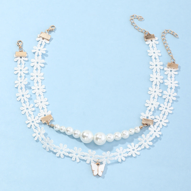 Collar de perlas en forma de mariposa para niñas, gargantilla de tela blanca con cadena de serpiente, collar con colgante minimalista hecho a mano estilo cuento de hadas