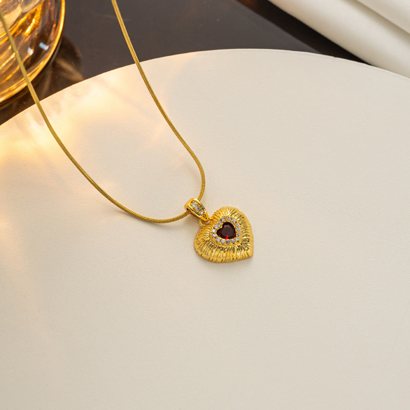 Collana Minimalista con Ciondolo a Cuore, Fiocchi e Strass in Acciaio al Titanio Placcato su Catena a O