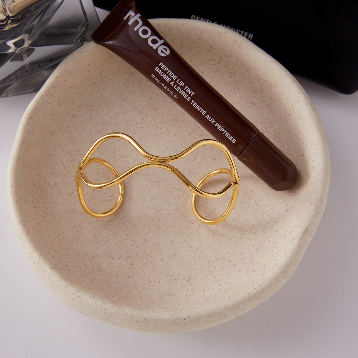 Bracciale da donna a doppio strato in acciaio inossidabile con linea geometrica minimalista e finitura placcata