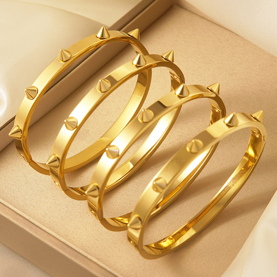 Bracciale Rigido Lusso Geometrico Rotondo in Acciaio Inossidabile, Acciaio al Titanio, Placcato Oro 18K con Rivetti