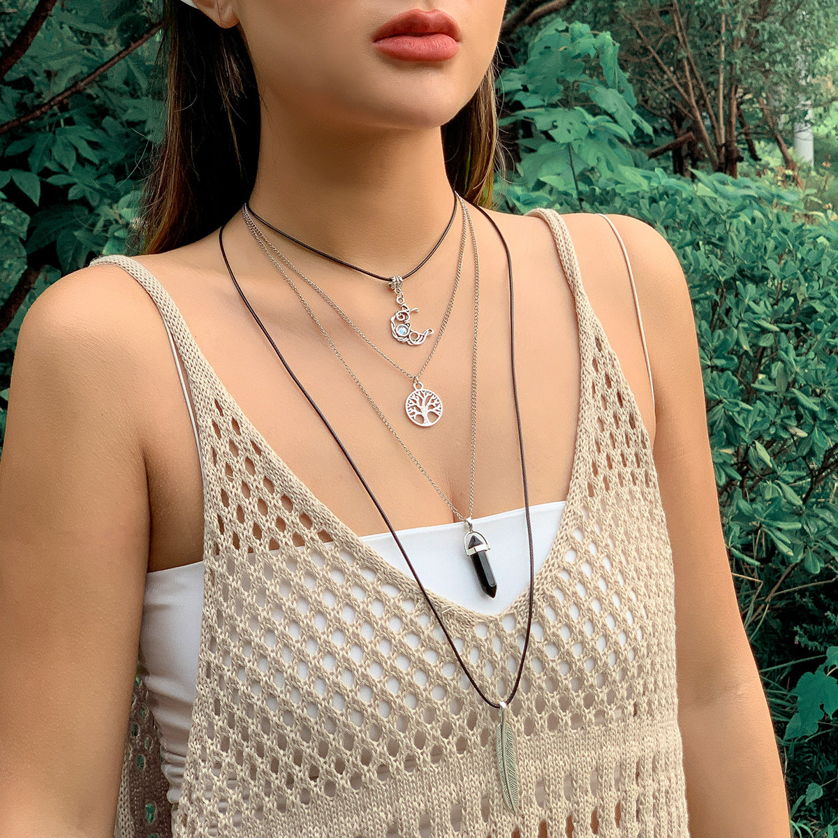 Collar Colgante Luna Bohemia con Cuentas de Aleación y Borlas en Cadena Electrochapada para Mujer