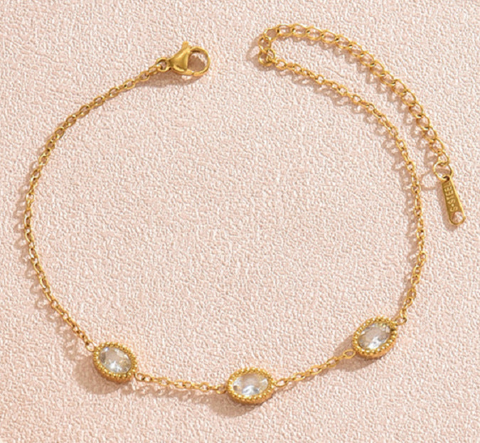 Bracciale elegante in acciaio inossidabile placcato oro 18K con motivo geometrico e intarsio di strass per donna