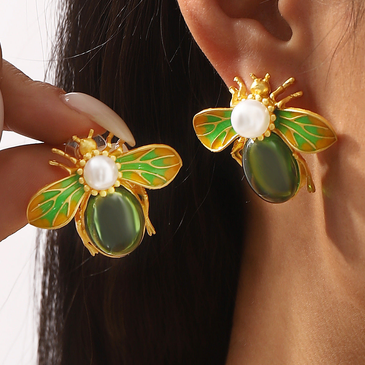 Pendientes de esmalte con forma de insecto de inspiración vintage con pedrería y perlas simuladas para mujer