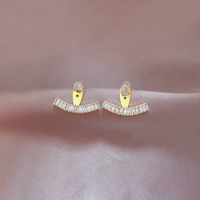 Pendientes colgantes geométricos elegantes para mujer con incrustaciones de diamantes de imitación y base de cobre chapado en oro