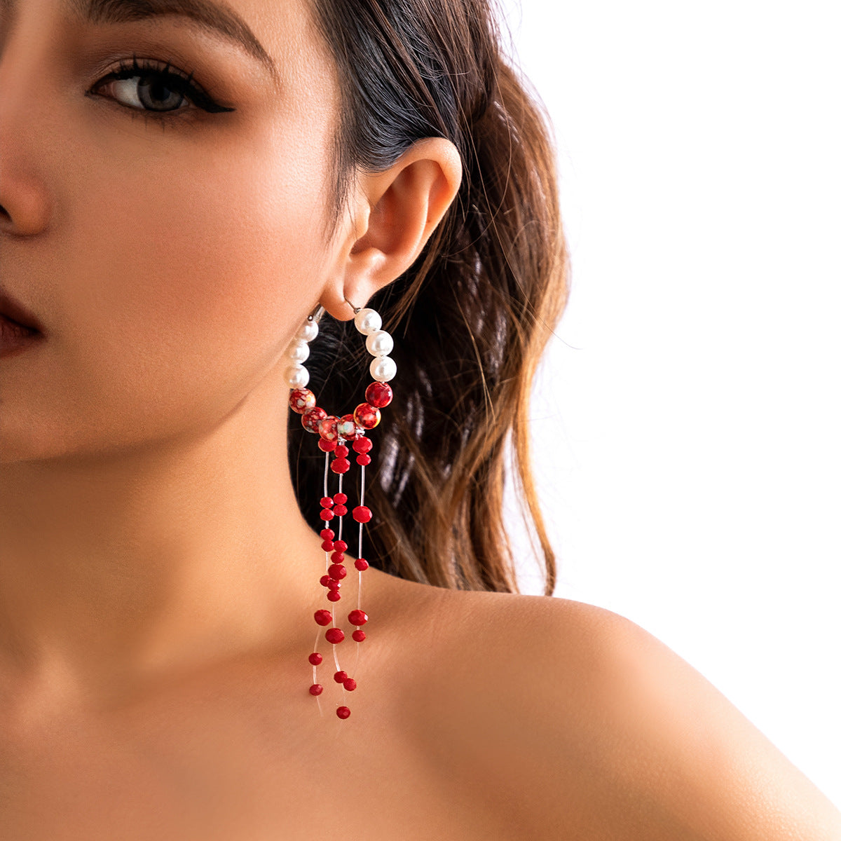 Pendientes góticos de perlas y cristal con borlas y detalles de cadena para mujer