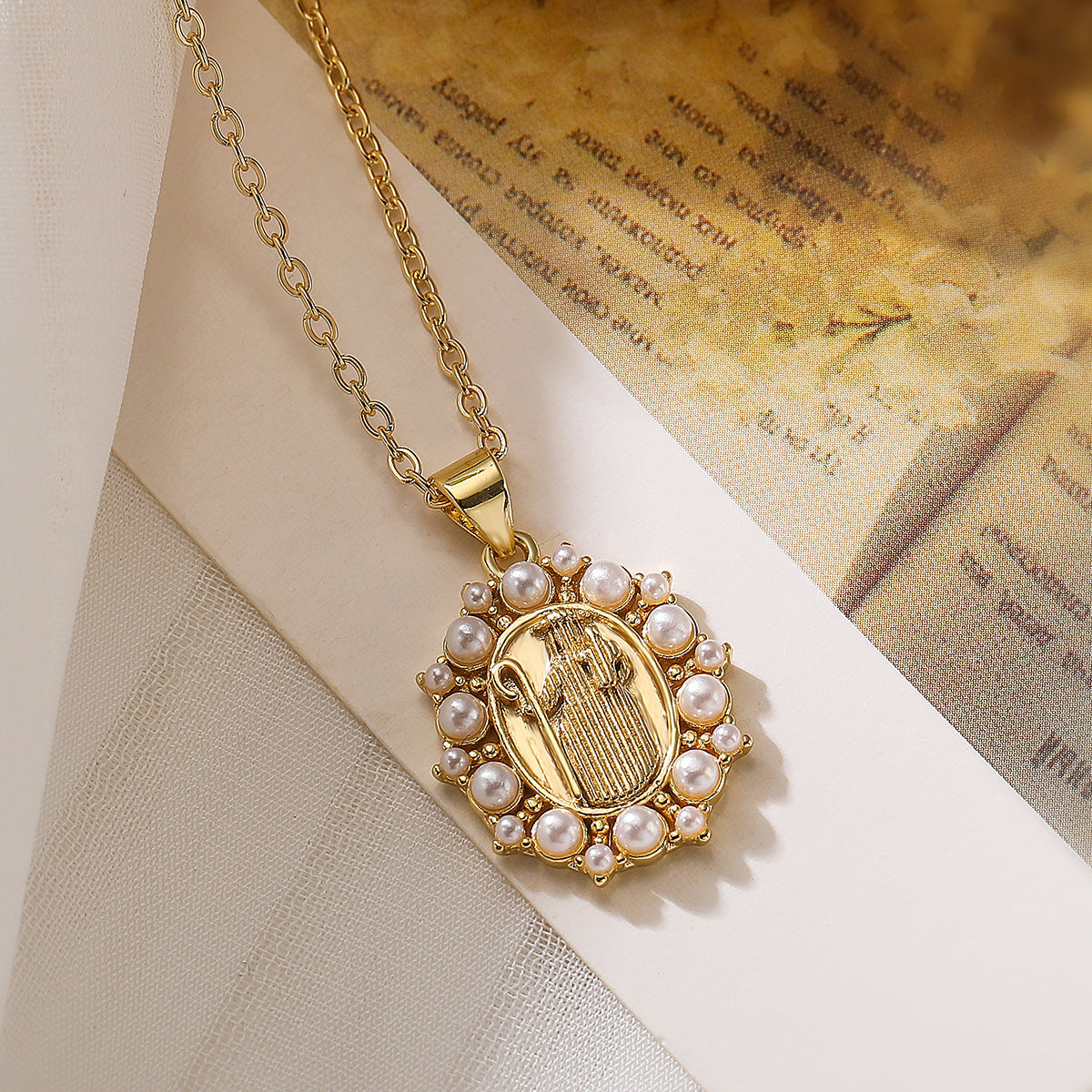 Minimalist Geometric Maria Pendant Necklace for Women with Pearl Inlay and Gold-Plated Copper