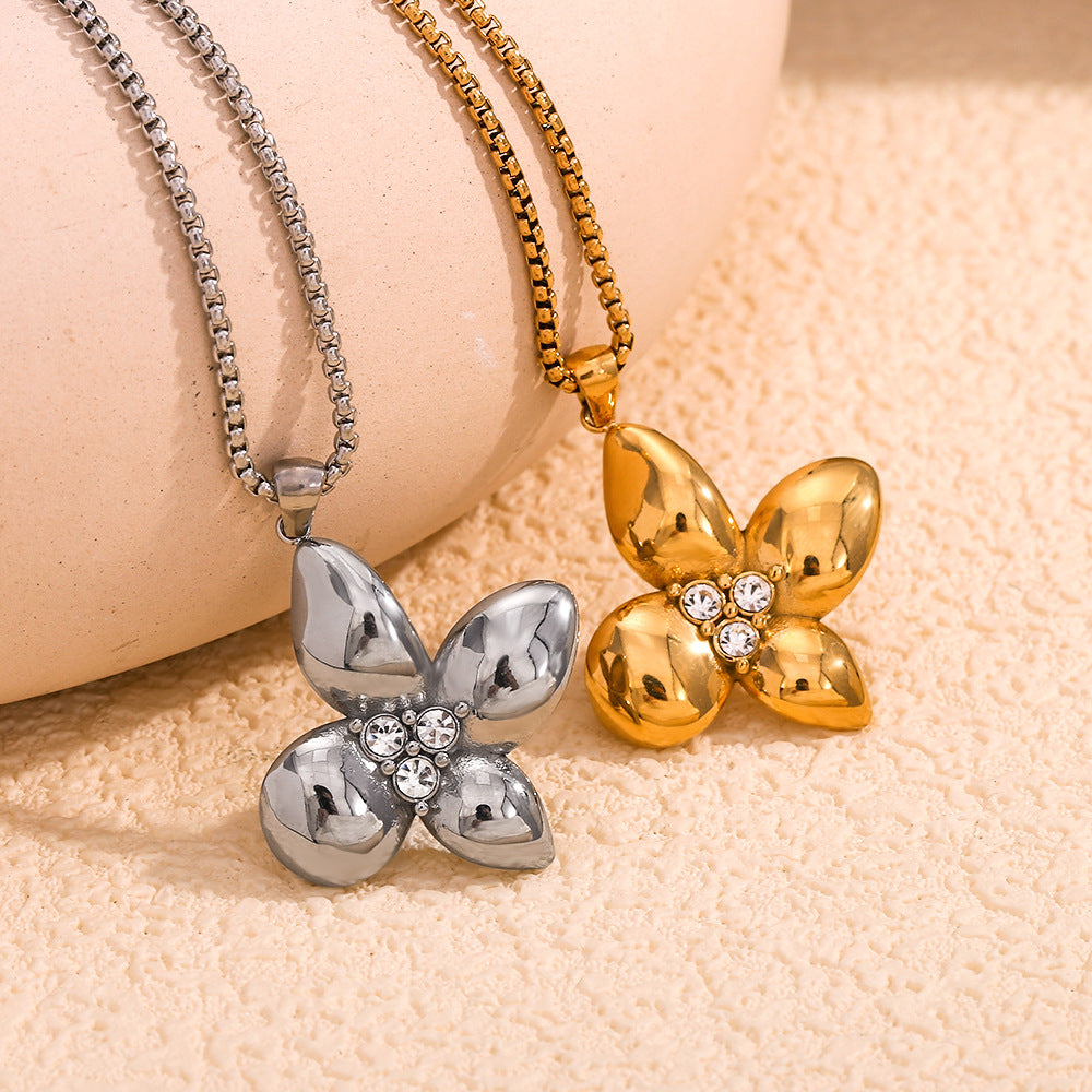 Collana con ciondolo a petali floreali alla moda da donna in acciaio inossidabile con placcatura in oro 18 carati e catena a perle quadrate