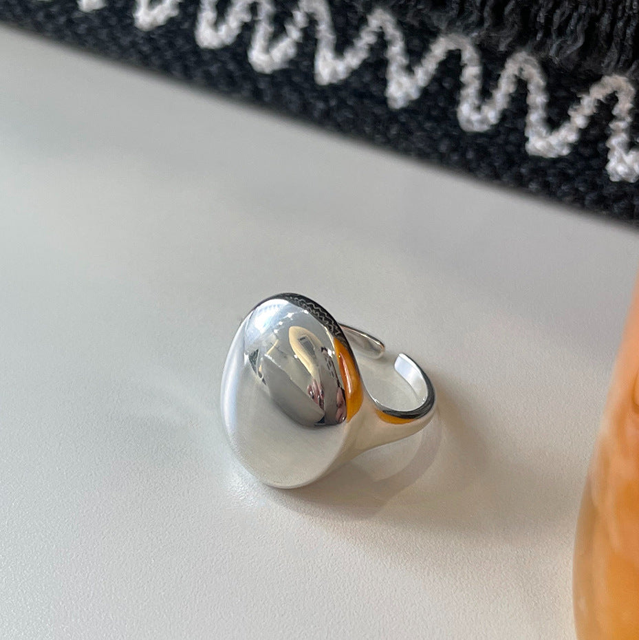 Anello da donna minimalista a ovale geometrico lucido in argento sterling 925