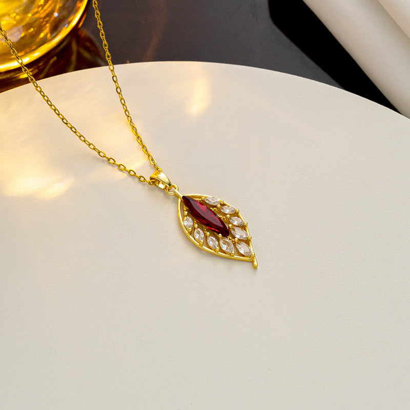 Collana Minimalista con Ciondolo a Cuore, Fiocchi e Strass in Acciaio al Titanio Placcato su Catena a O