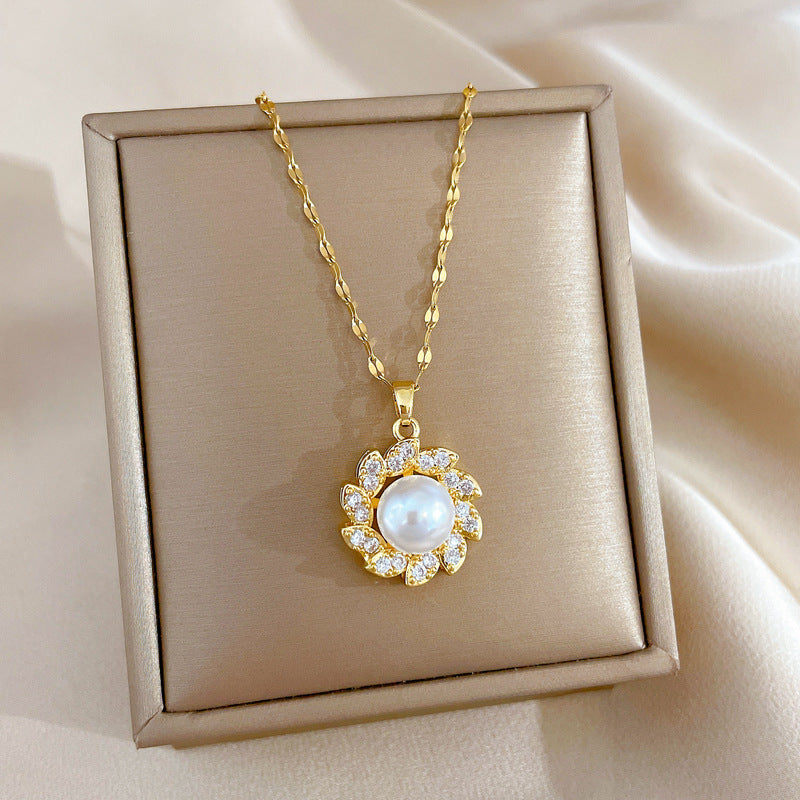 Collana con ciondolo floreale di perle in acciaio al titanio di lusso per donna con strass, catena clavicola minimalista