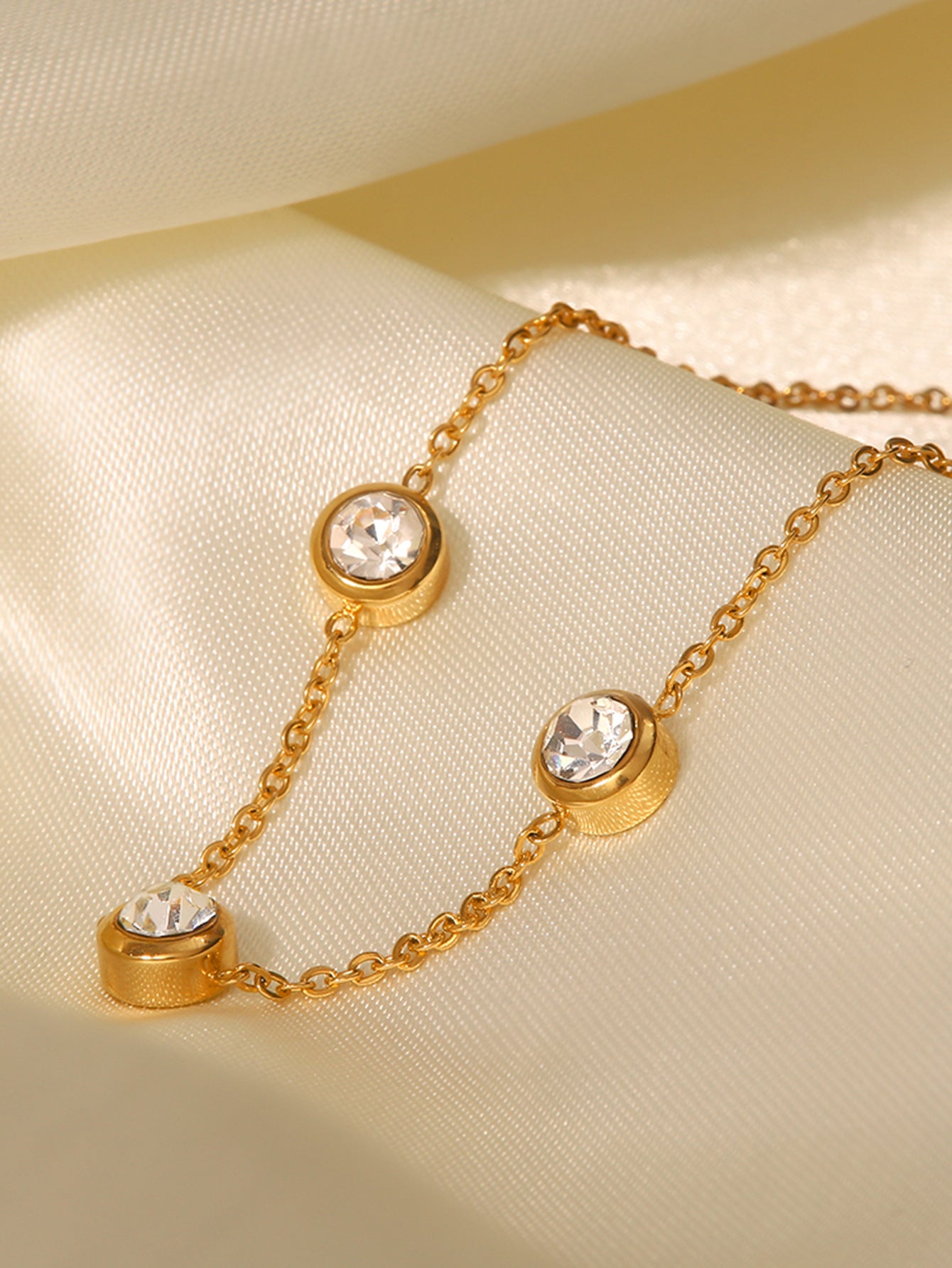 Minimalist Round Geometric Stainless Steel Bracelet with 18K Gold Plating and Zircon Accents for Women