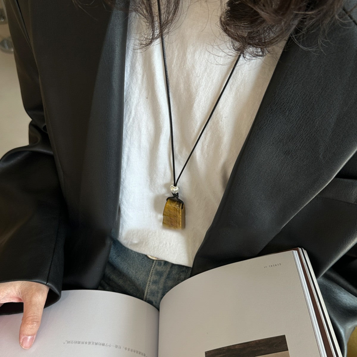 Collana pendente occhio di tigre in stile retrò con design geometrico da donna, catena a maglie color oro, accessorio minimalista di lusso